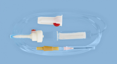 Система для вливаний гемотрансфузионная для крови с пластиковой иглой — 20 шт/уп купить оптом в Иркутске